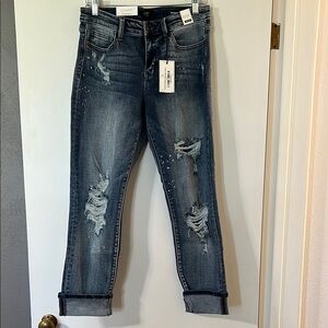 Judy Blue Ripped Cropped Jeans in Dark Wash